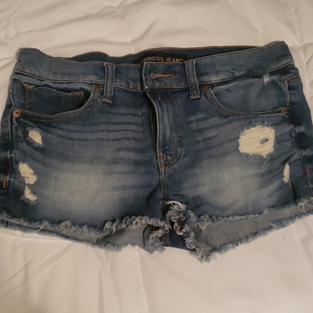 Express Shorts